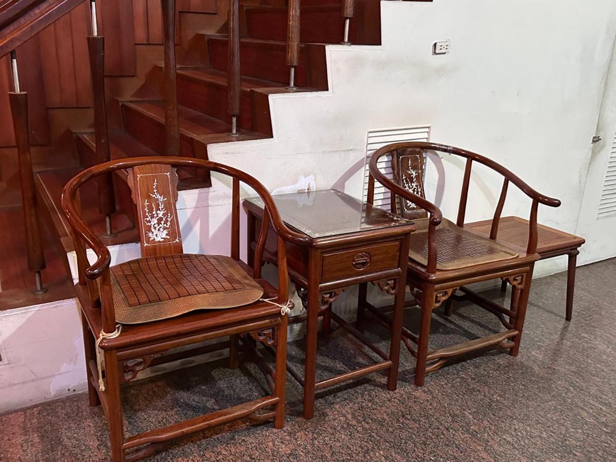 Hotel 丸松商旅 à Miaoli Extérieur photo
