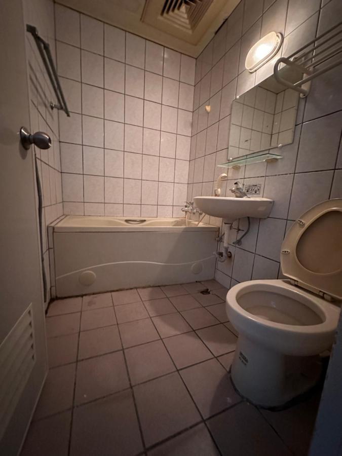 Hotel 丸松商旅 à Miaoli Extérieur photo
