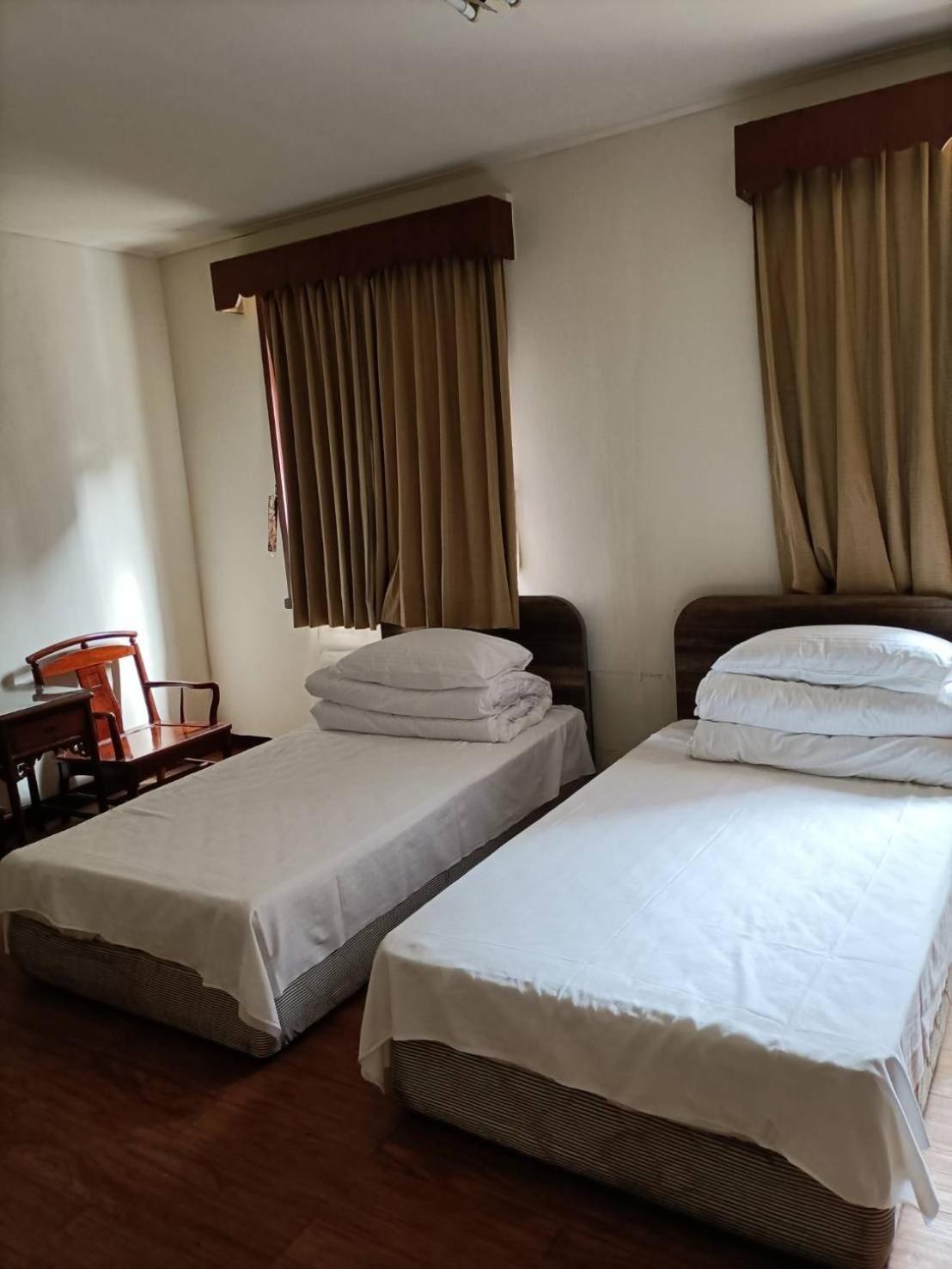 Hotel 丸松商旅 à Miaoli Extérieur photo