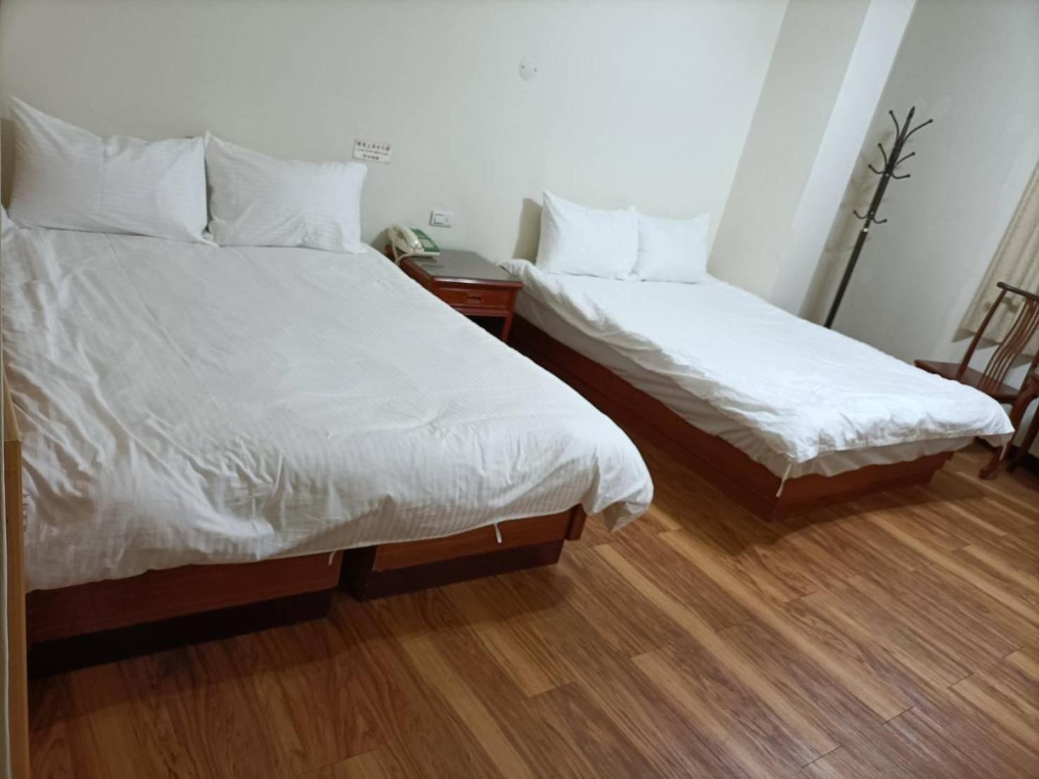 Hotel 丸松商旅 à Miaoli Extérieur photo