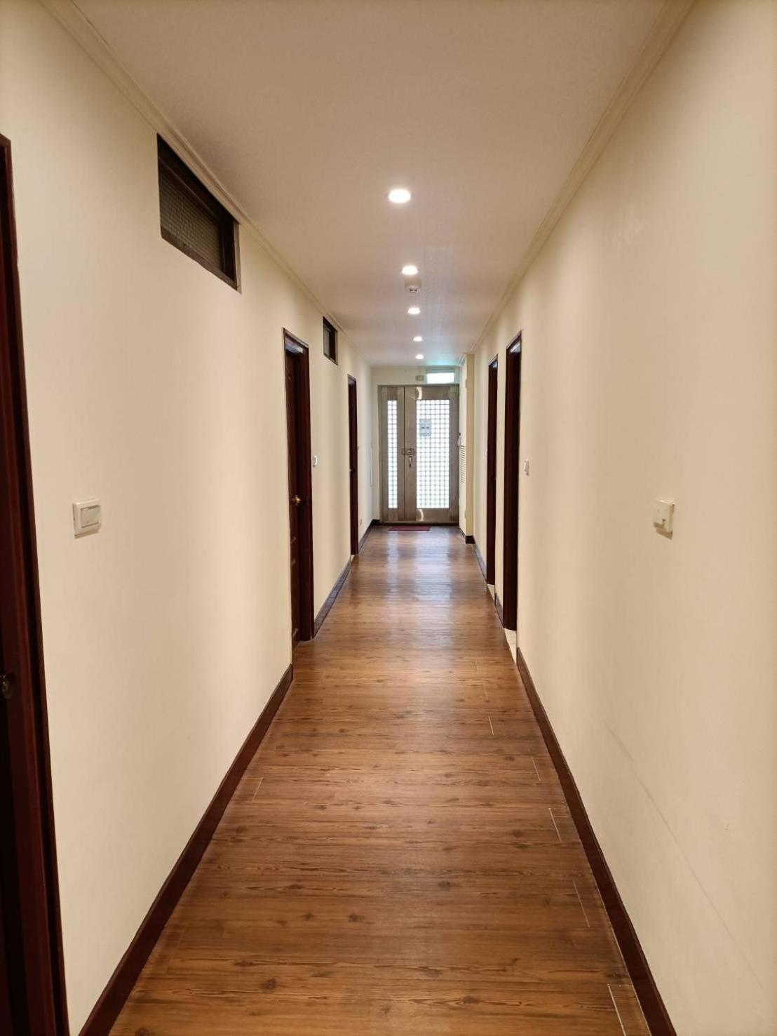 Hotel 丸松商旅 à Miaoli Extérieur photo